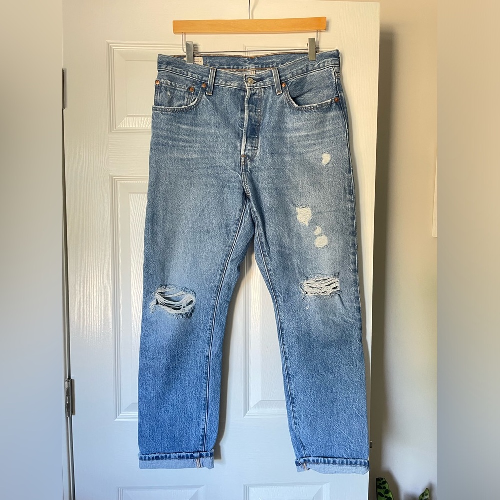 Like-NEW Levi’s 501 jeans, high-rise, size 31 waist